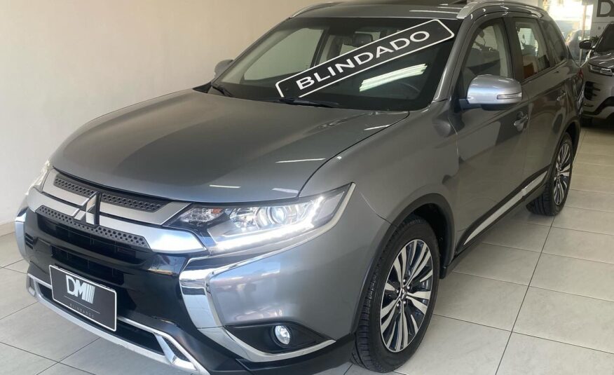 MITSUBISHI OUTLANDER 2.0 MIVEC GASOLINA HPE AUTOMÁTICO 7 LUGARES